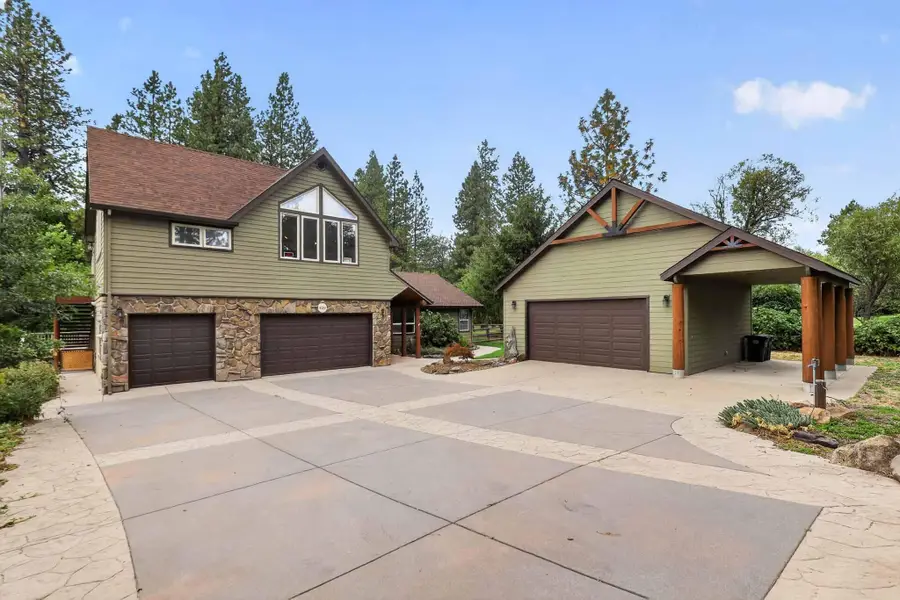 820 Michele Drive, Mount Shasta, CA 96067 - #3