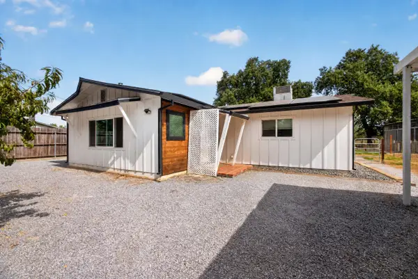 8219 Green Acres Lane, Redding, CA 96002