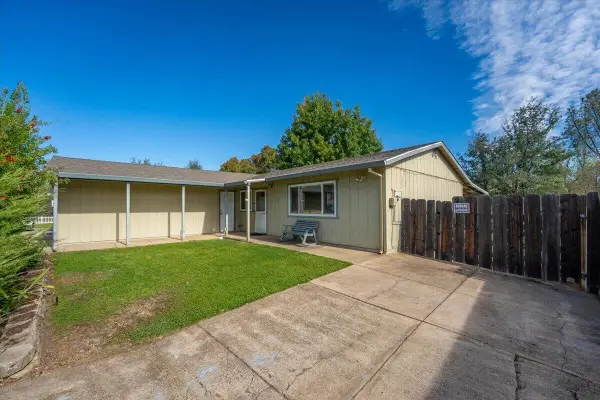 1210 Jaxon Way, Redding, CA 96003