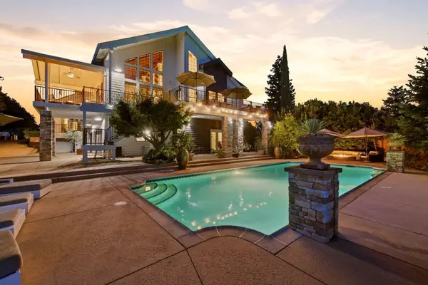 881 Sunkist Court, Redding, CA 96001