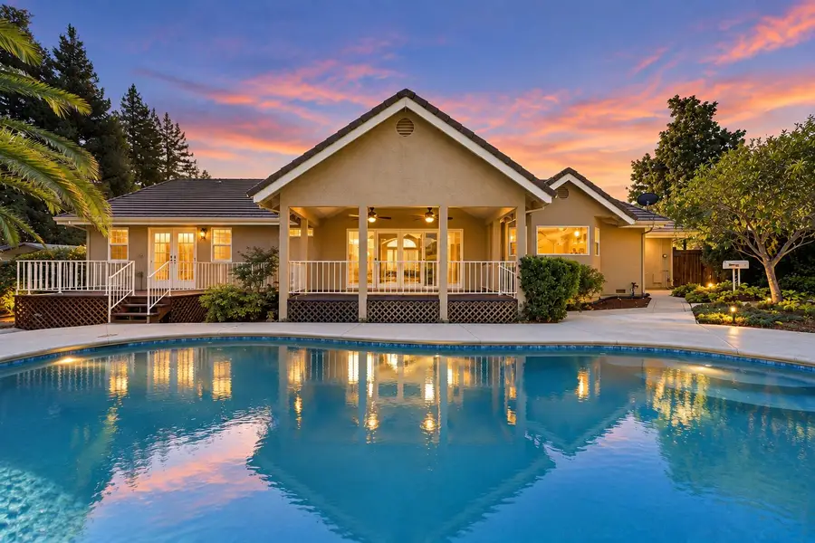 568 River Oaks Drive, Redding, CA 96001 - #3