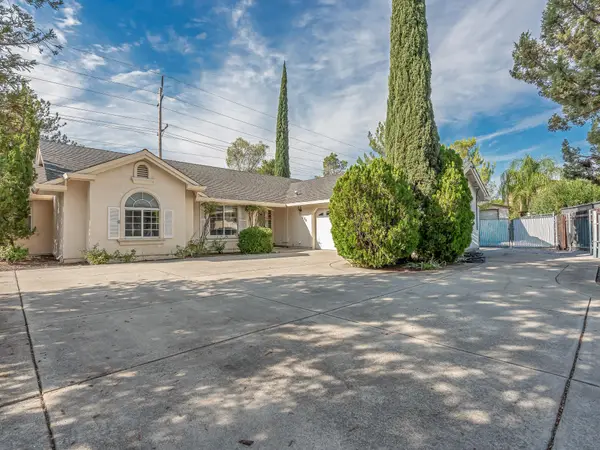 206 Shadowrun Court, Redding, CA 96003
