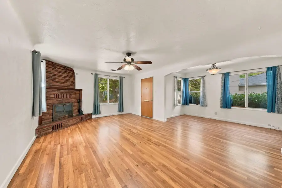 705 Loma Street, Redding, CA 96003 - #3