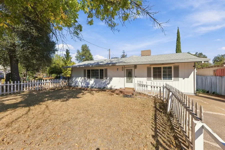 2041 Grand Coulee Boulevard, Shasta Lake, CA 96019 - #2
