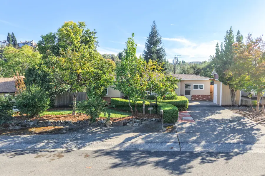 3415 Sunset Drive, Redding, CA 96001 - #2
