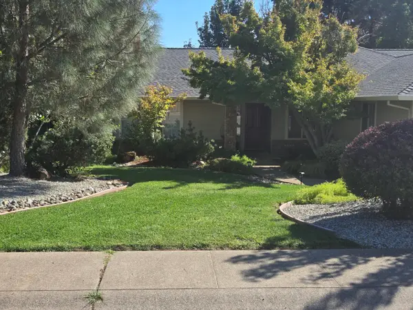 2211 Wicklow Street, Redding, CA 96001