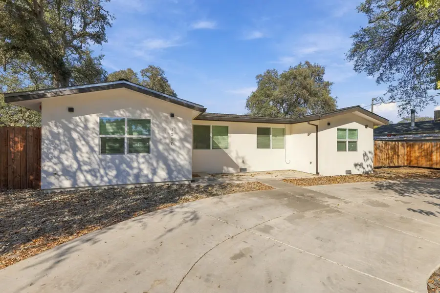 1230 Arizona Street, Redding, CA 96002 - #2
