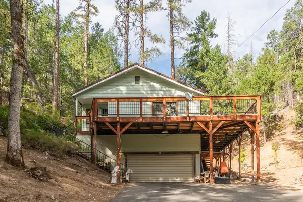 100 Carr Place, Lewiston, CA 96052