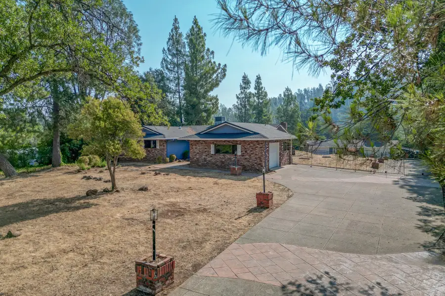 8947 Olney Park Drive, Redding, CA 96001 - #2