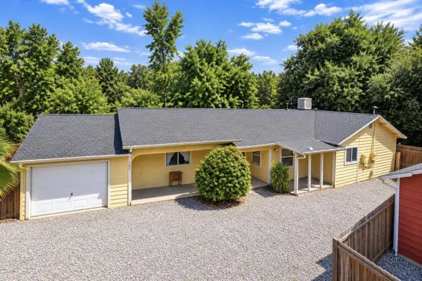 2926 Favretto Avenue, Redding, CA 96001