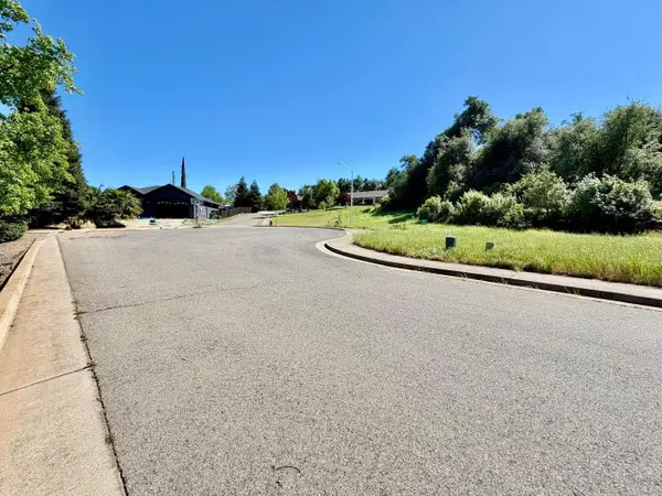 0.34- acre Yellow Finch Way, Anderson, CA 96007