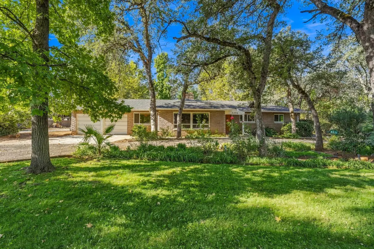 3252 Inverness Street, Redding, CA 96002 - #1
