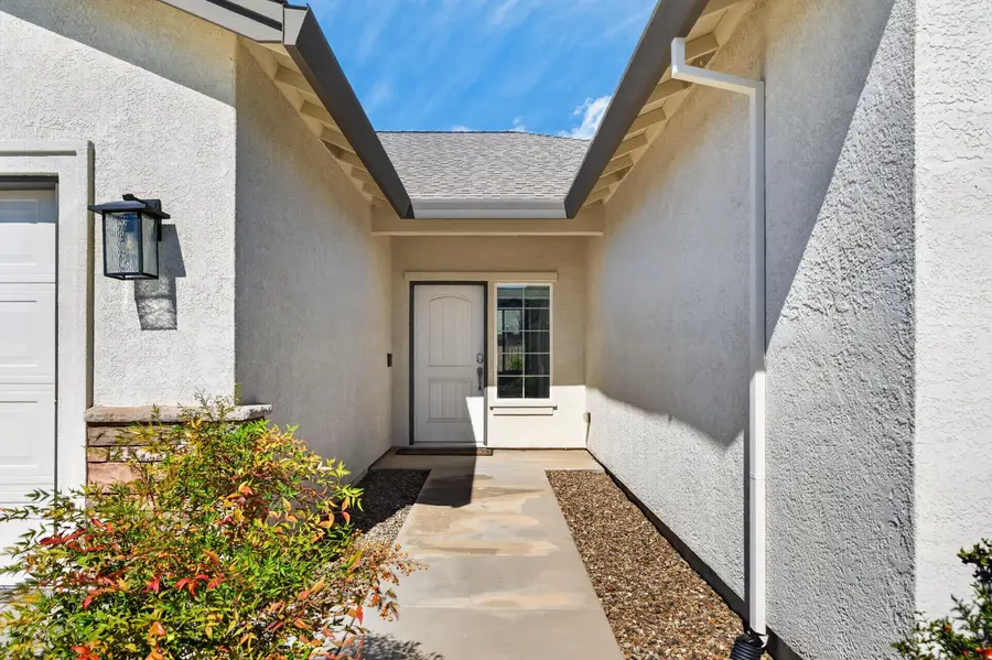 2801 Calaveras Court, Redding, CA 96002 - #2