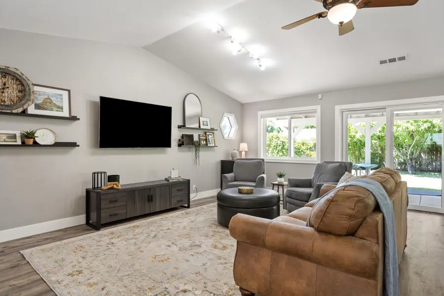 5882 Farm House Lane, Redding, CA 96001 - #3
