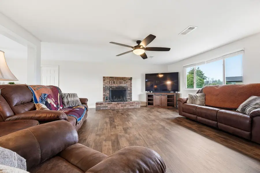 2415 Marion Court, Redding, CA 96001 - #3