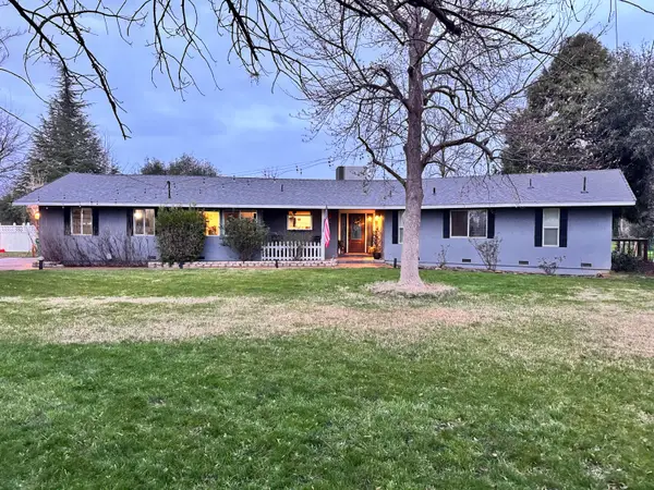 8567 Winona Way, Redding, CA 96002