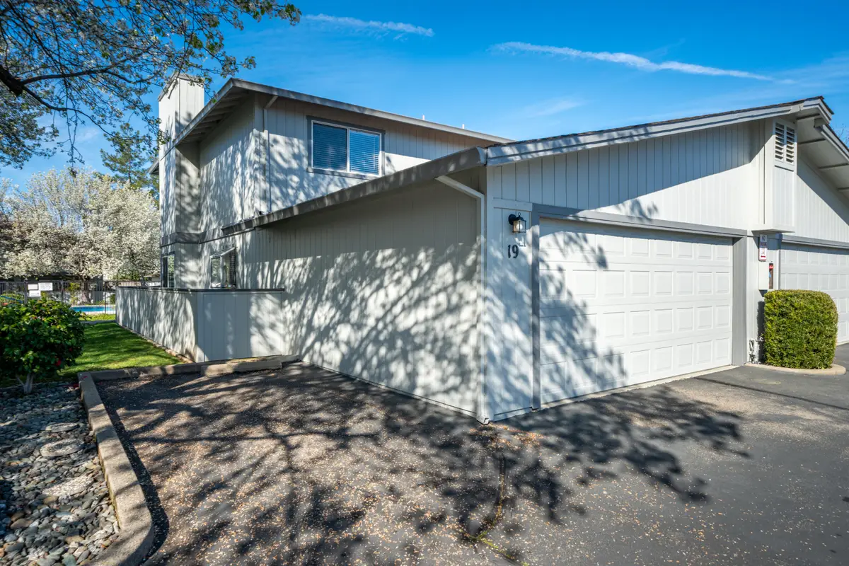 200 Ridgetop Drive #APT 19, Redding, CA 96003 - #1