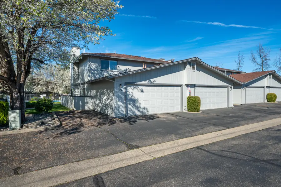 200 Ridgetop Drive #APT 19, Redding, CA 96003 - #2
