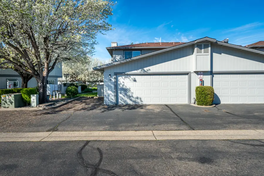 200 Ridgetop Drive #APT 19, Redding, CA 96003 - #3