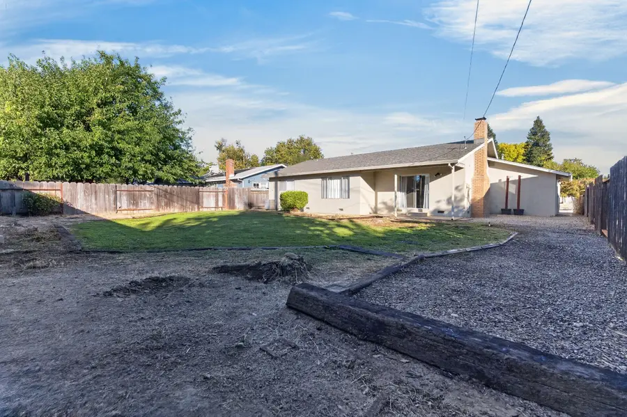 2069 Meadowbrook Drive, Redding, CA 96001 - #3