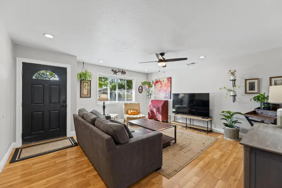 3665 Dune Street, Redding, CA 96002 - #3