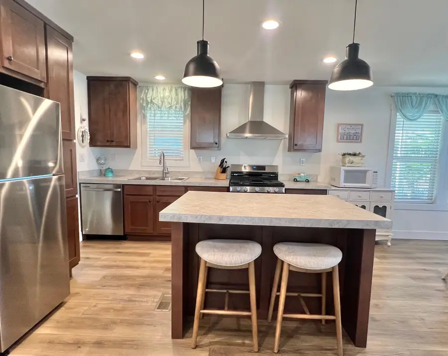 1221 E Cypress Avenue, Redding, CA 96002 - #3