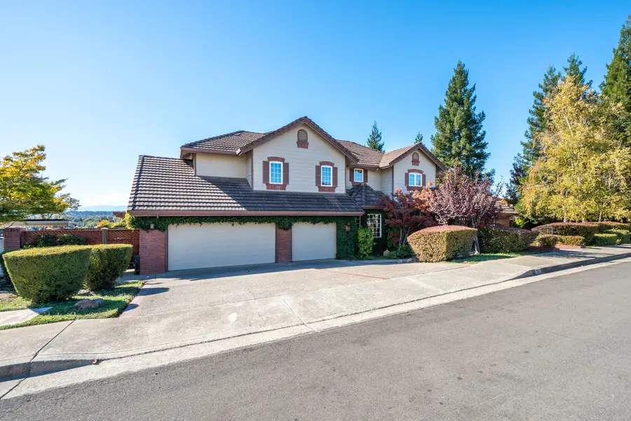 960 River Bend Road, Redding, CA 96003 - #2
