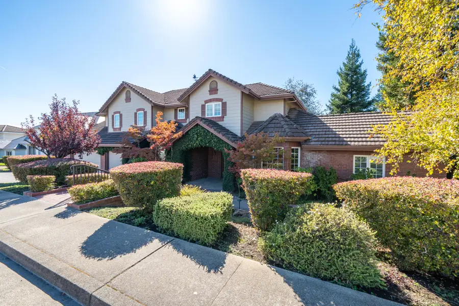 960 River Bend Road, Redding, CA 96003 - #3