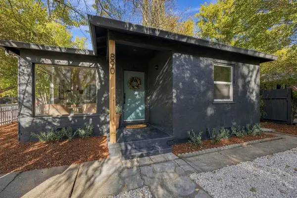 890 Lincoln Street, Redding, CA 96001