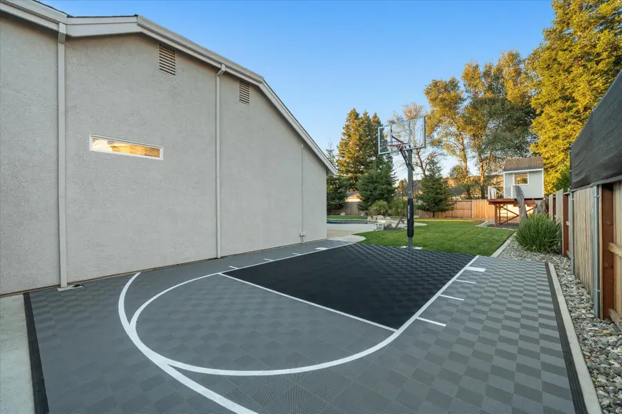 3030 Clear Water Court, Redding, CA 96002 - #3