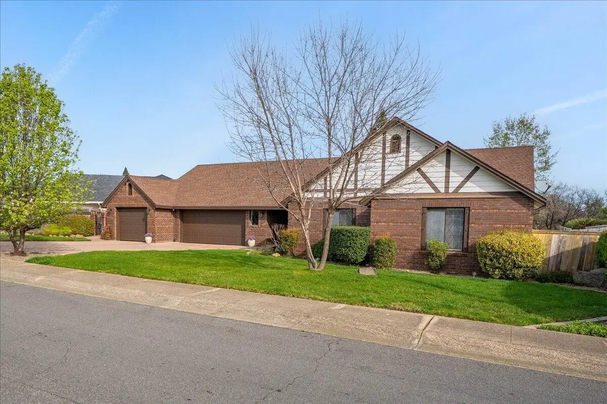 2860 Panorama Drive, Redding, CA 96003 - #1