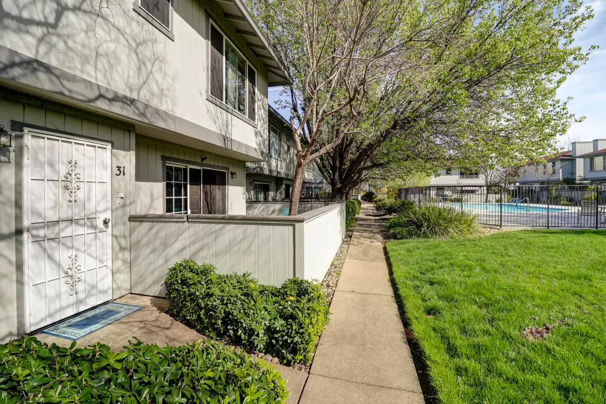 200 Ridgetop Drive #APT 31, Redding, CA 96003 - #1