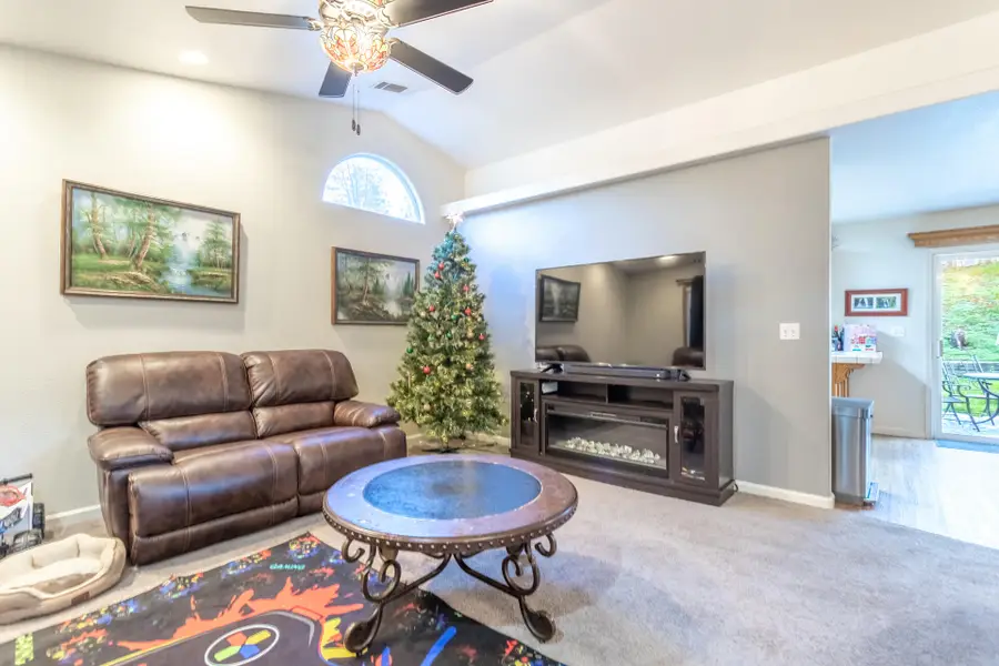 3257 Sioux Drive, Shasta Lake, CA 96019 - Image #2