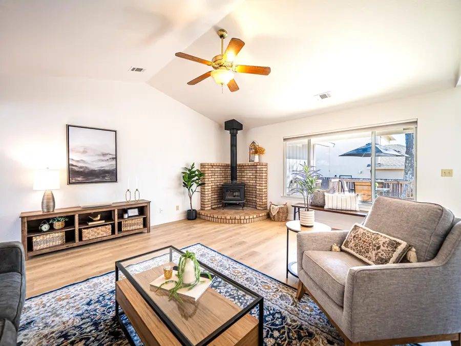 7331 Jonella Way, Redding, CA 96003 - #3