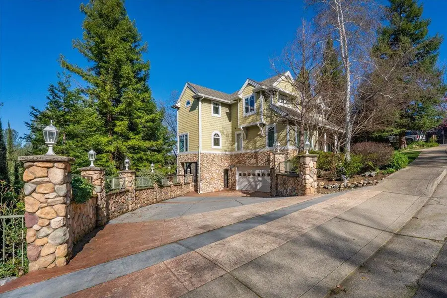 310 Overhill Drive, Redding, CA 96001 - #3