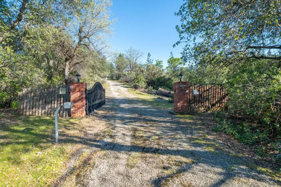 12852 Walker Ridge Drive, Redding, CA 96003 - #2