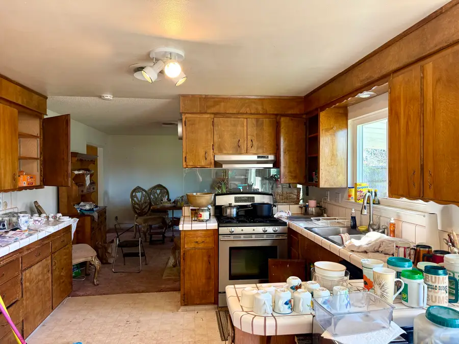 737 Estate Street, Redding, CA 96002 - #3