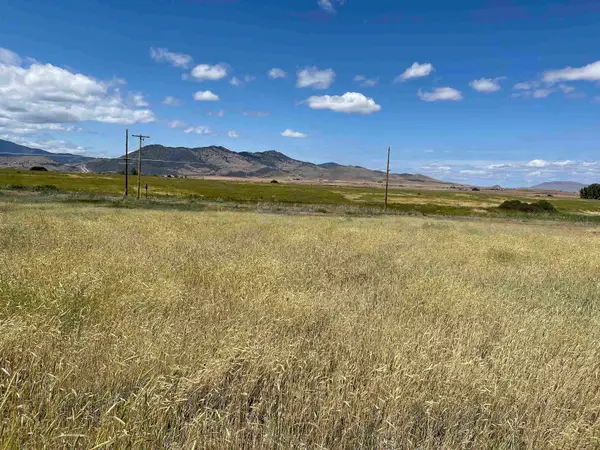 Watson Ct, Montague, CA 96064