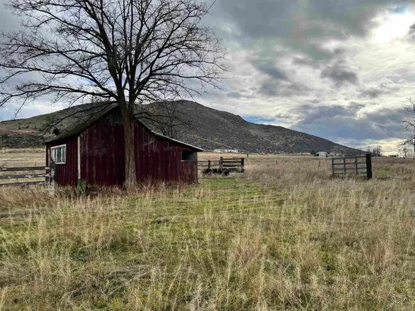 601 Locust Lane, Montague, CA 96064