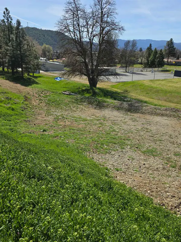 Hill Street, Yreka, CA 96097