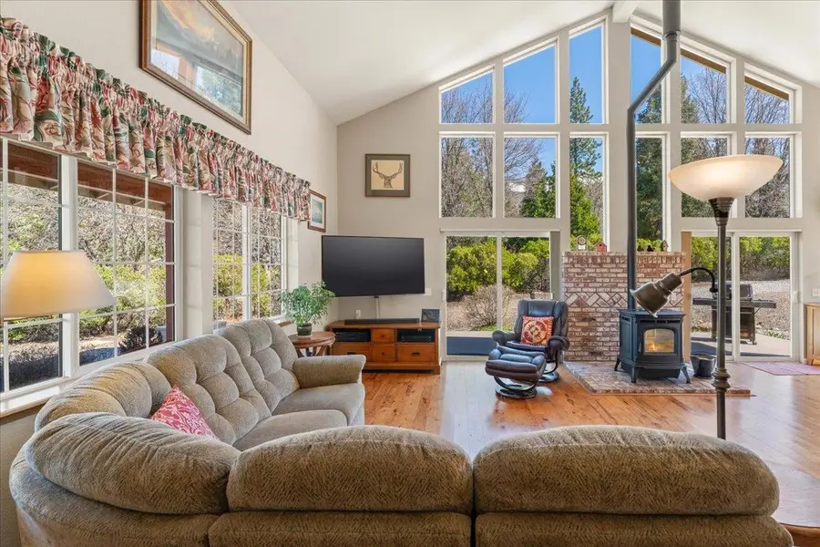 332 Alpine Drive, Mount Shasta, CA 96067 - #3