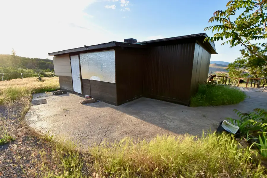 2735 Antelope Ct, Hornbrook, CA 96044 - Image #3