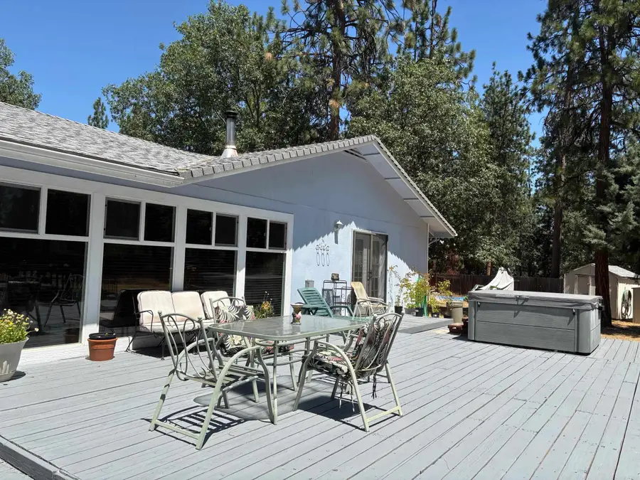 5616 Woodland Drive, Yreka, CA 96097 - Image #2