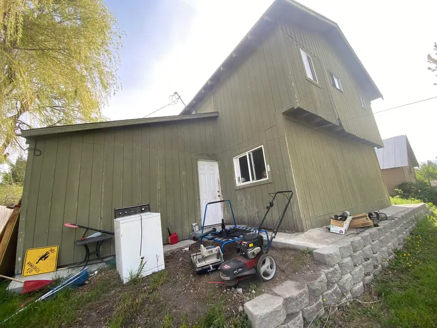 619 Spring St, Mount Shasta, CA 96067 - Image #2