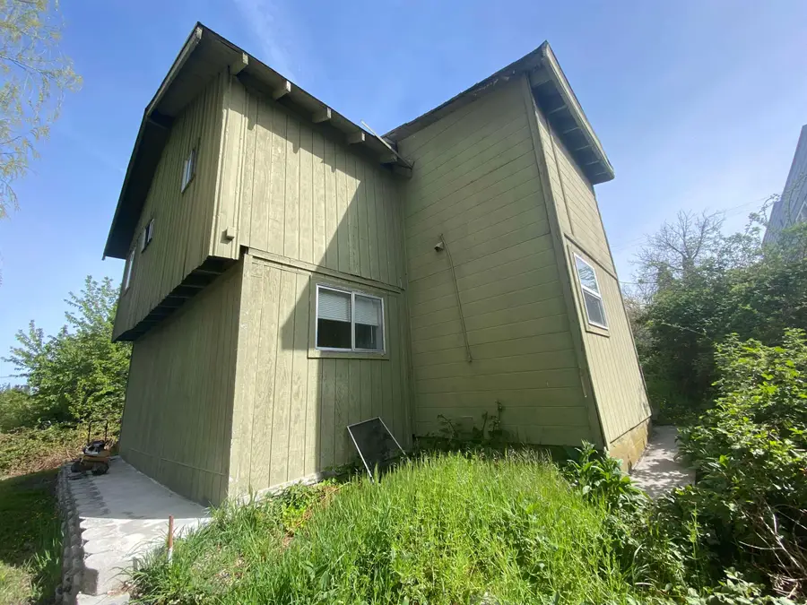 619 Spring St, Mount Shasta, CA 96067 - Image #3