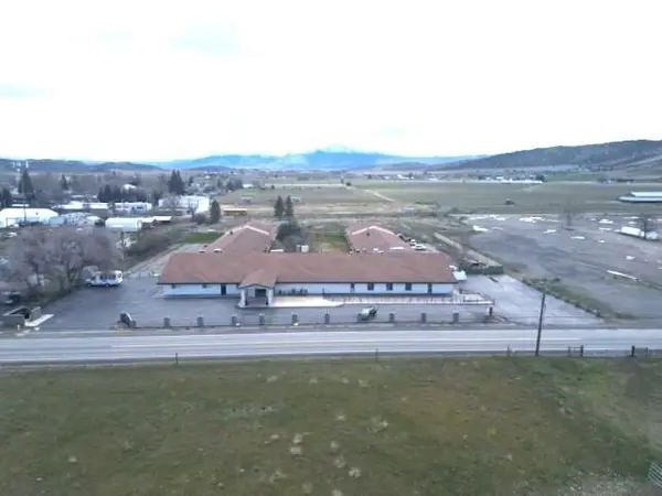 424 County Highway A12, Grenada, CA 96038