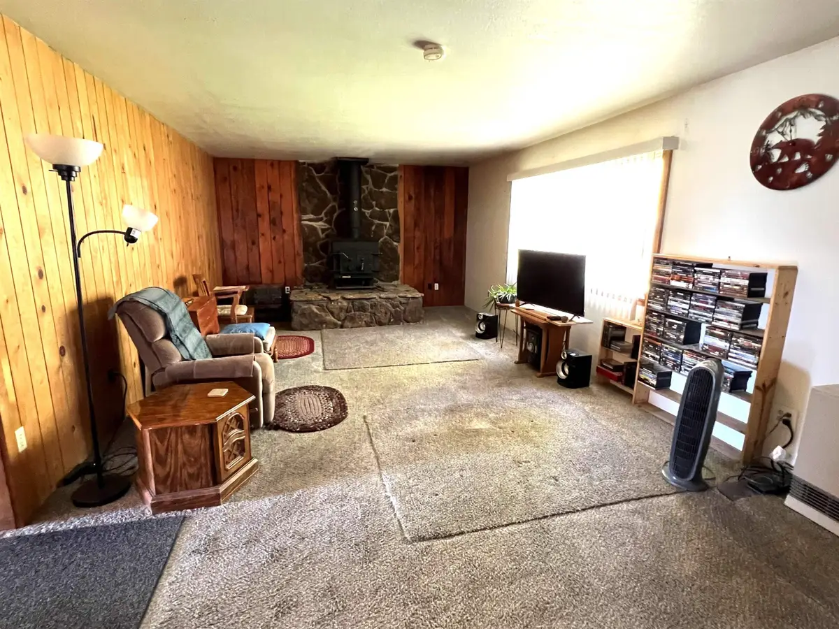 785 Lincoln, Cedarville, CA 96101 - Image #1