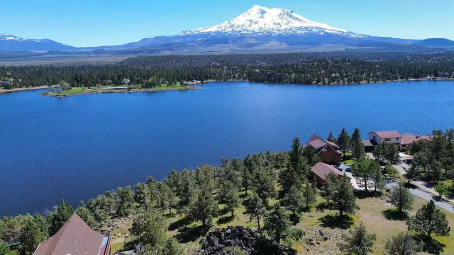 9-2/332 Shoreline Drive, Weed, CA 96094 - Image #2