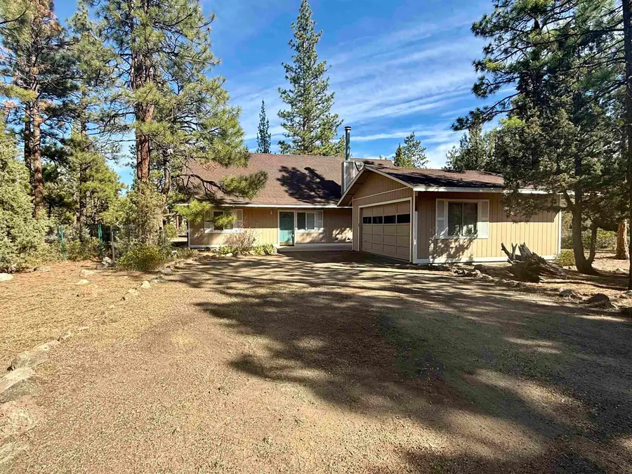 15724 Lake Shore Dr, Weed, CA 96094 - Image #2