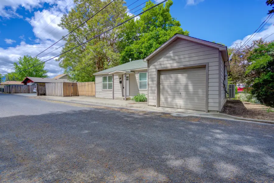 535 Spring Street, Yreka, CA 96097 - Image #2